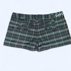 low rise plaid shorts with zipper and button